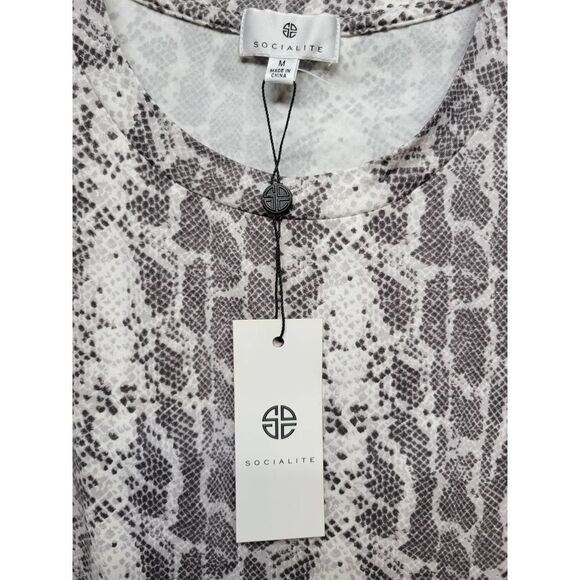 Socialite Crewneck T-Shirt in Small Gray Leopard Medium - Picture 3 of 3